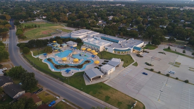 Euless Family Life Aquatic Park Logo