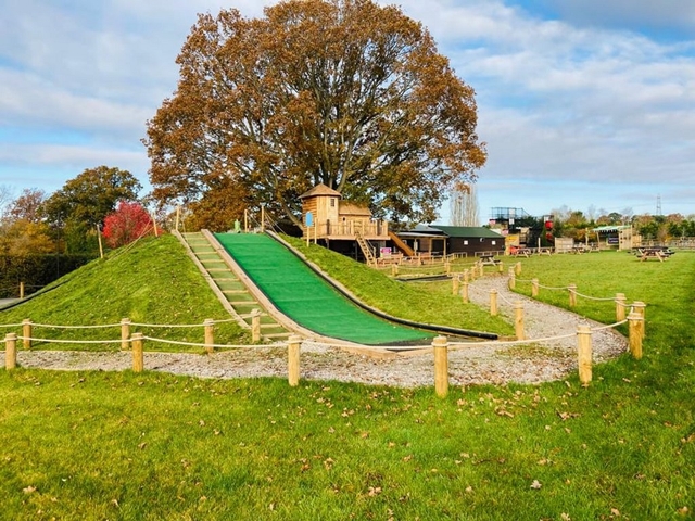 Fishers Farm Park Logo