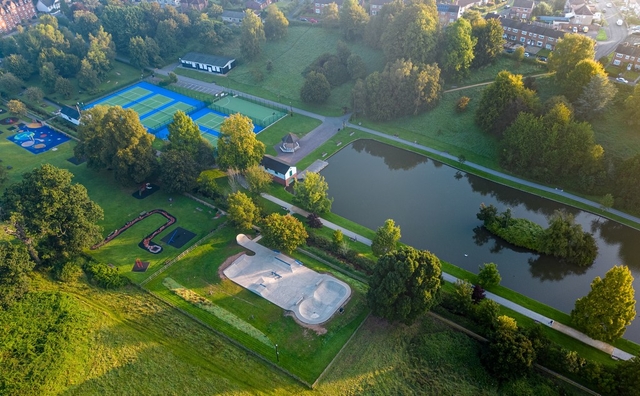 Warminster Lake Pleasure Grounds Logo